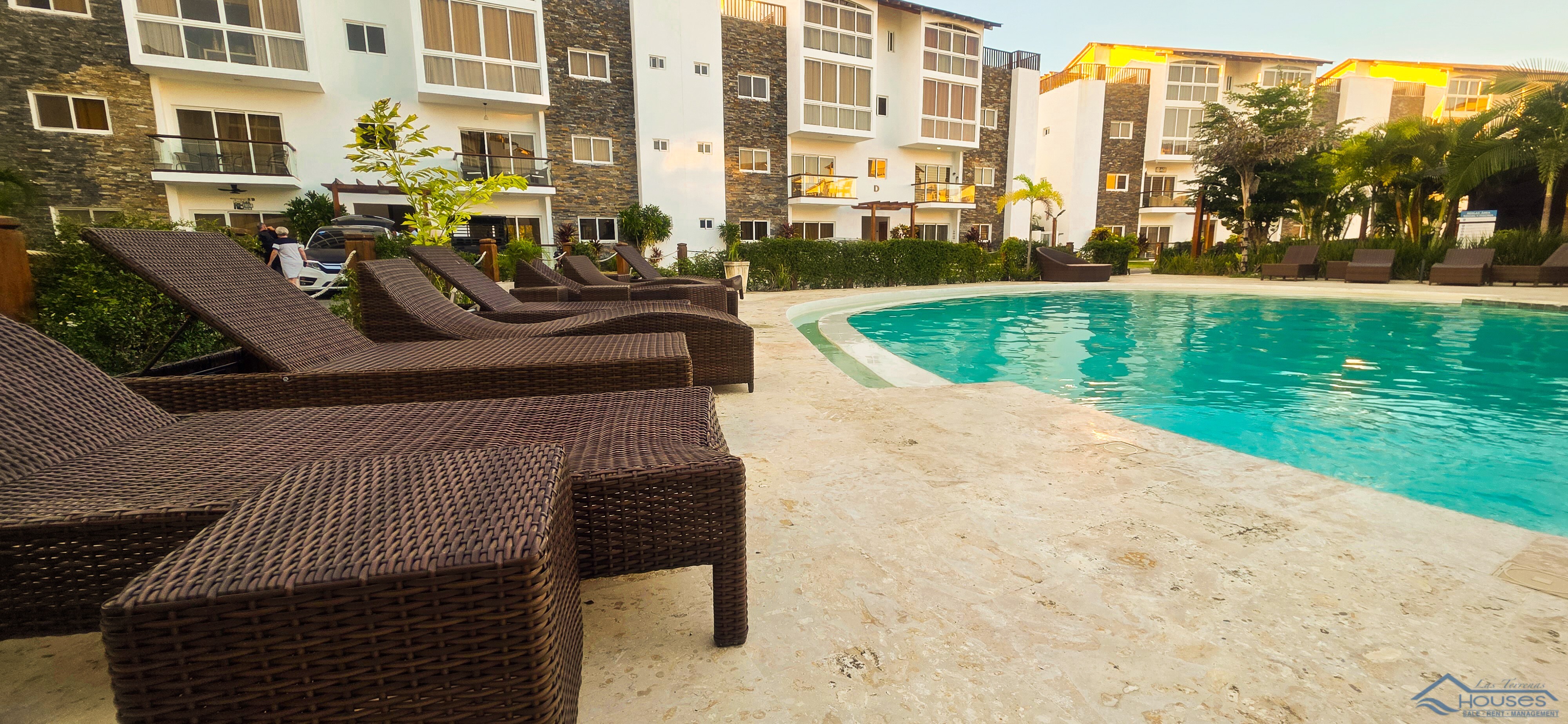 Luxury 2-BR Condo with Private Jacuzzi for Sale - Residencia Armonia · Foto 4