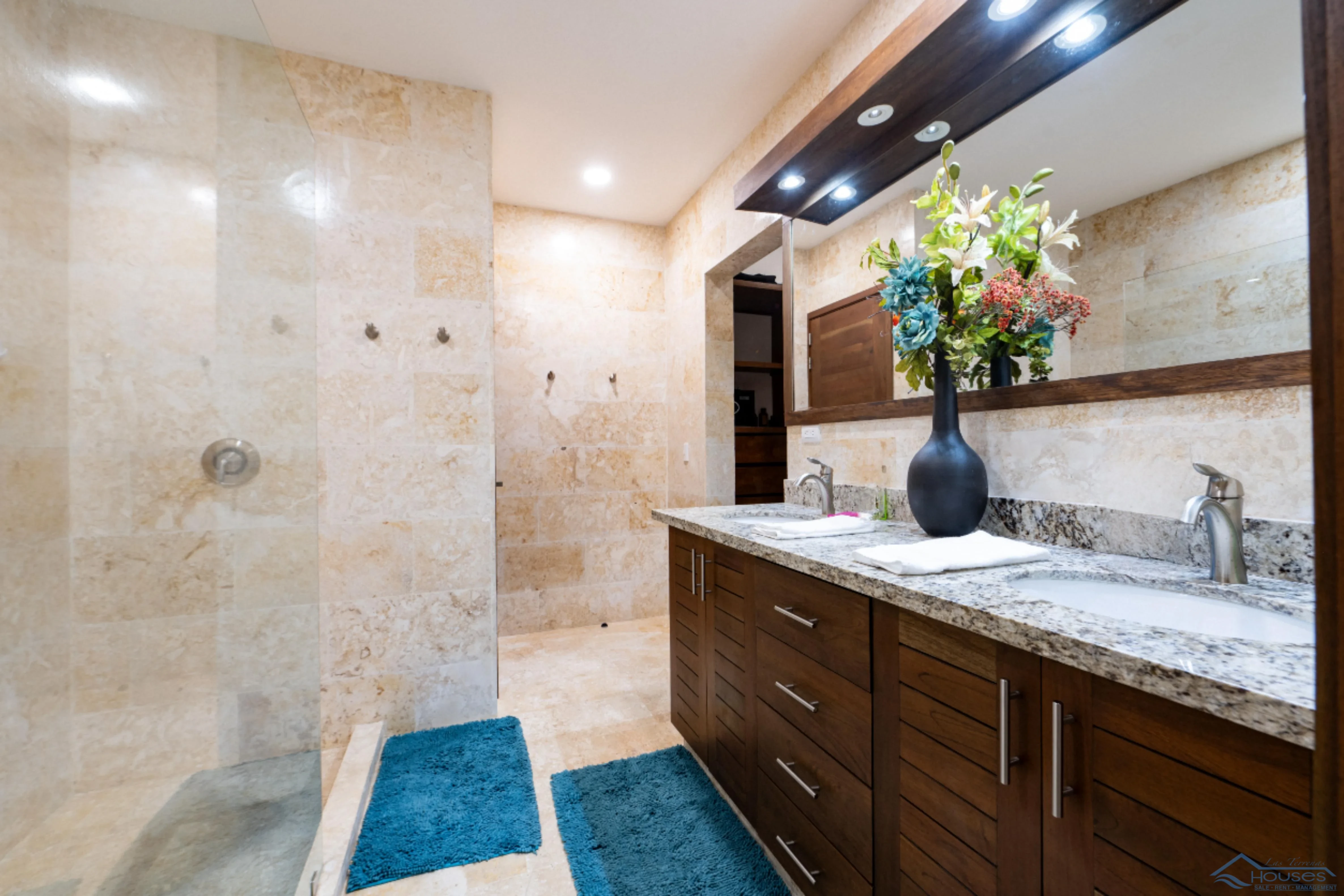Luxury Villa for Sale in Playa Bonita with Private Helipad