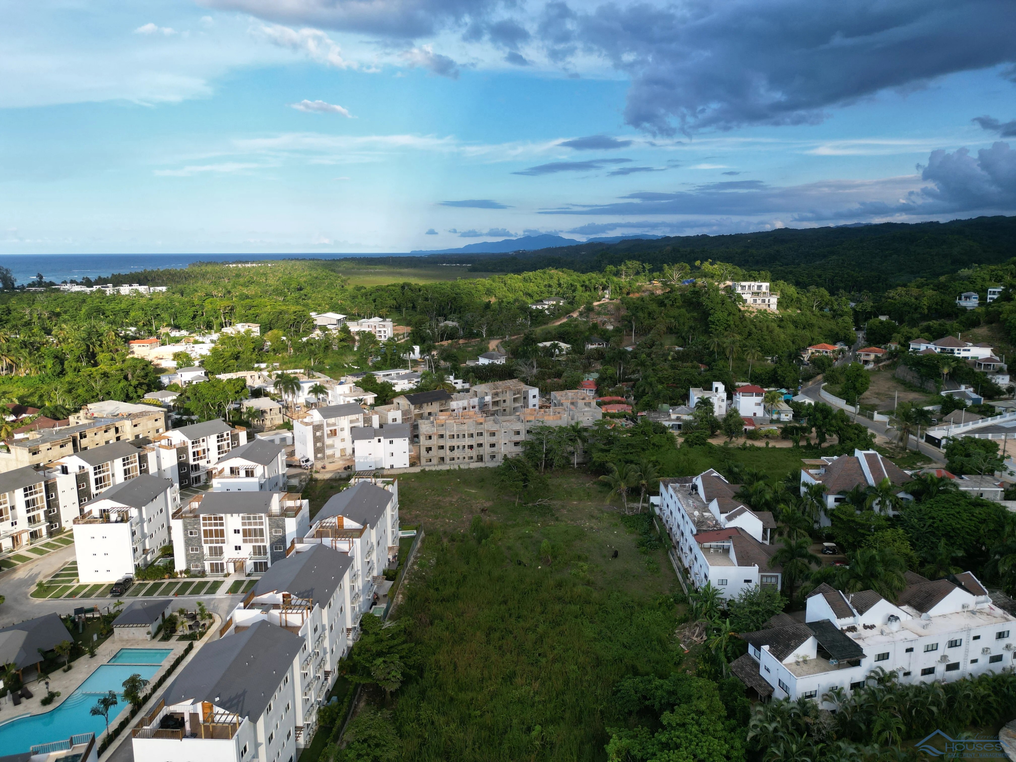 Prime 1-Acre Development Land near Punta Popy