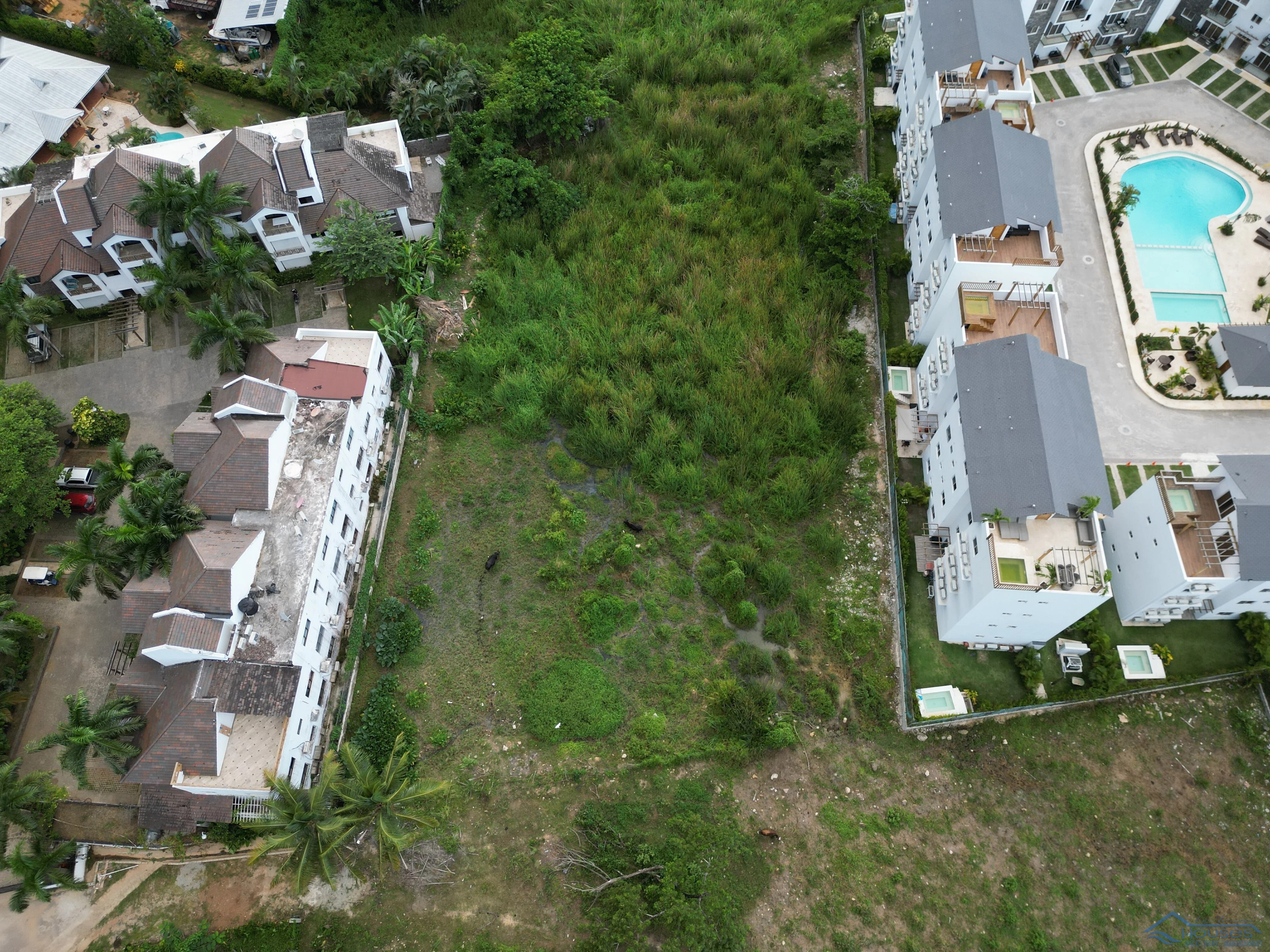 Prime 1-Acre Development Land near Punta Popy