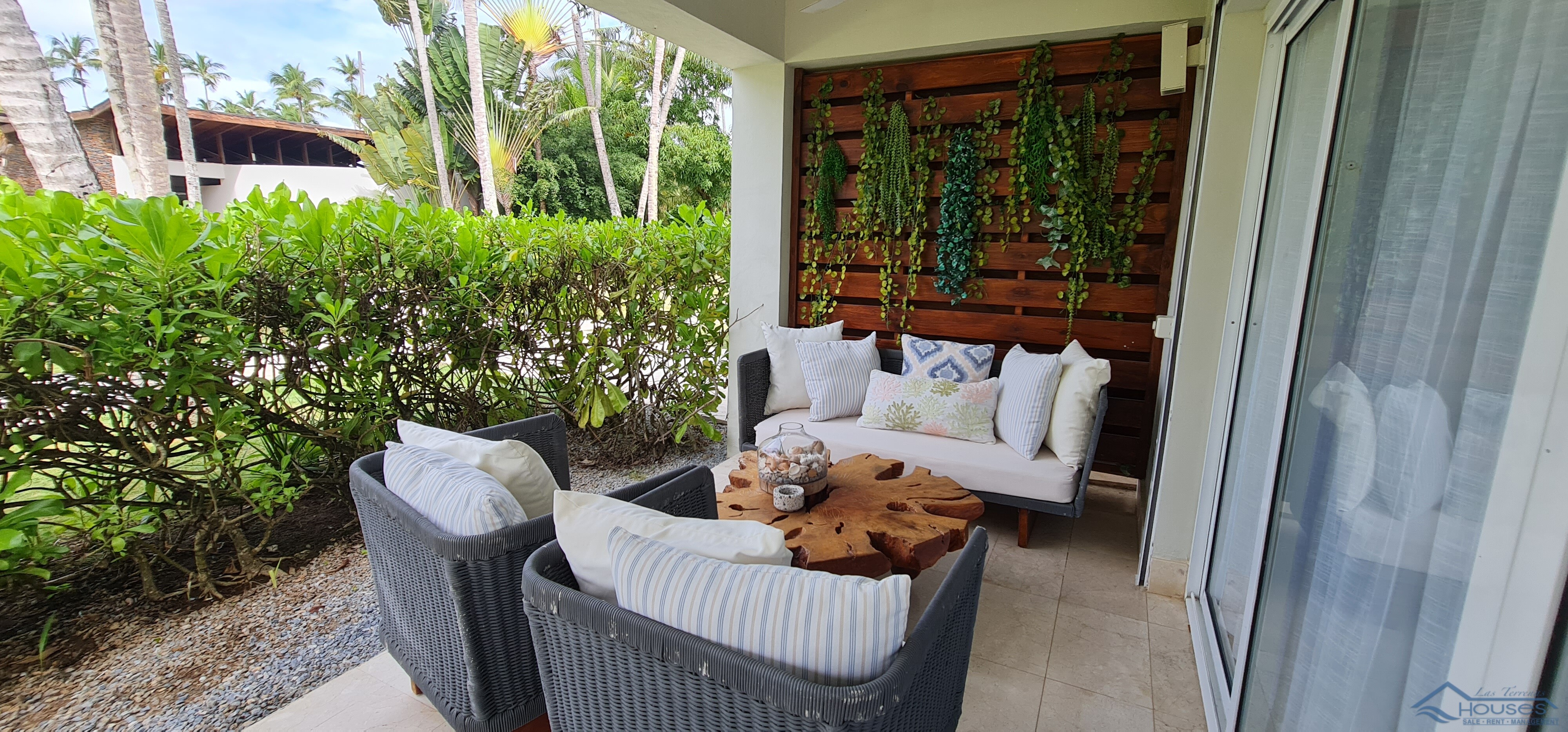 VIP OPPORTUNITY AT COSÓN BAY