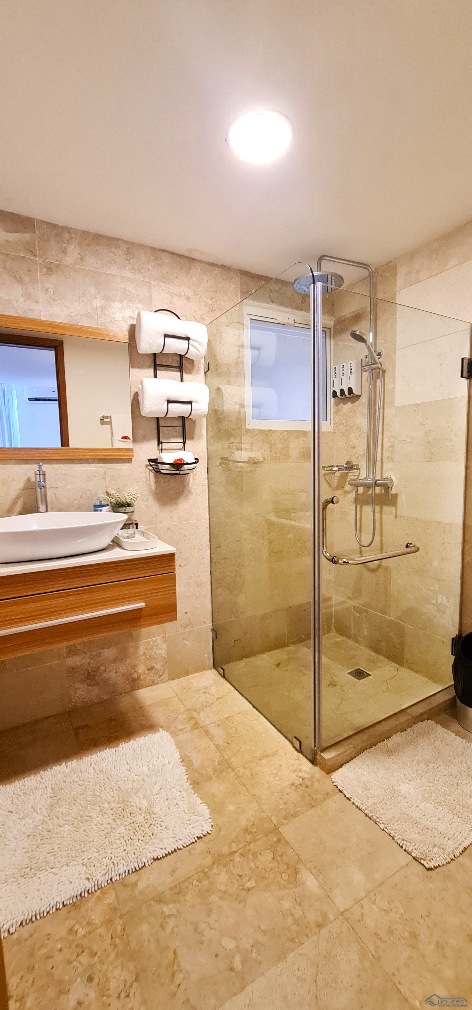 VIP OPPORTUNITY AT COSÓN BAY