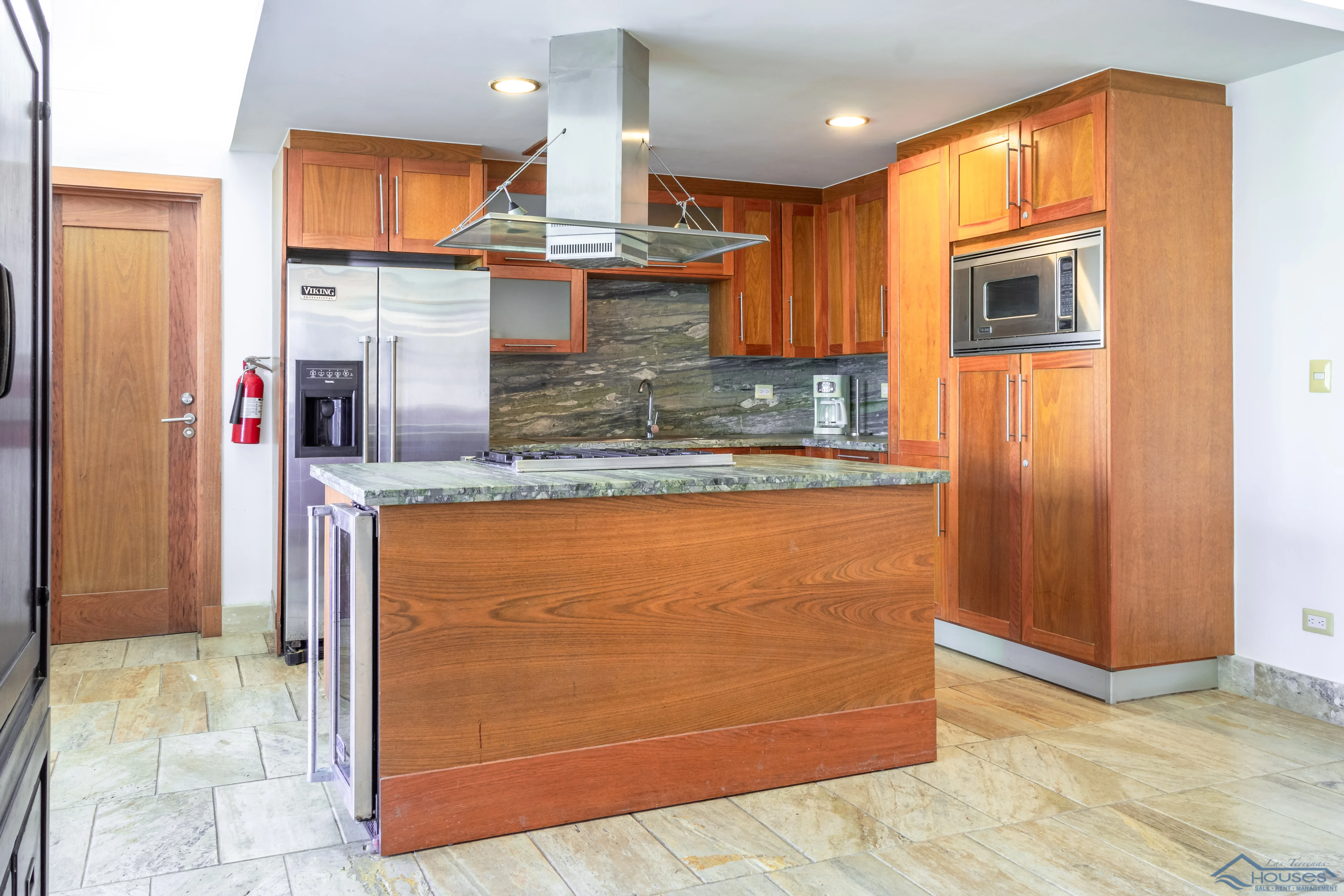 Luxury 3-Bedroom Penthouse for Sale in Balcones del Atlántico, El Portillo