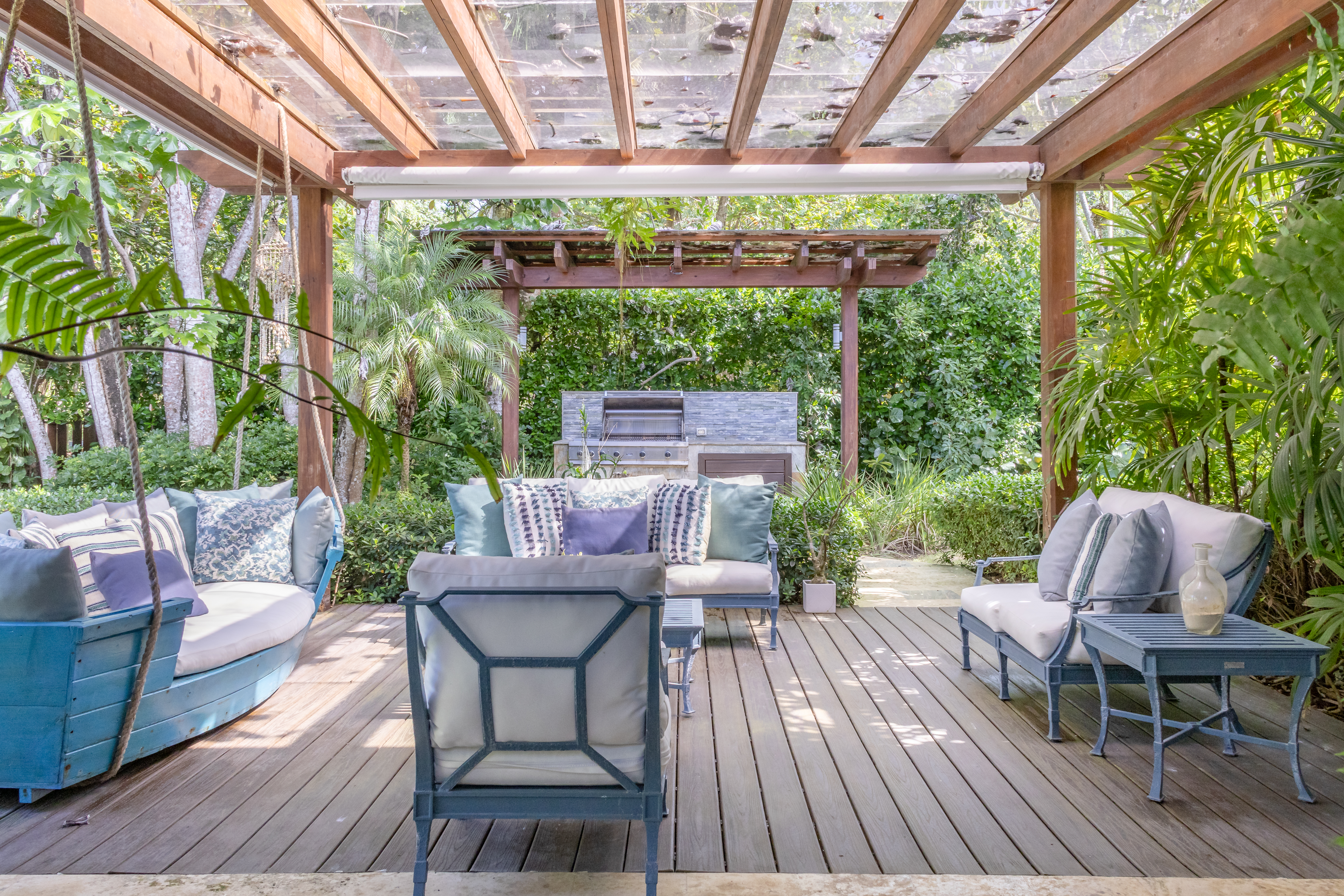 TOWNHOUSE BALCONES