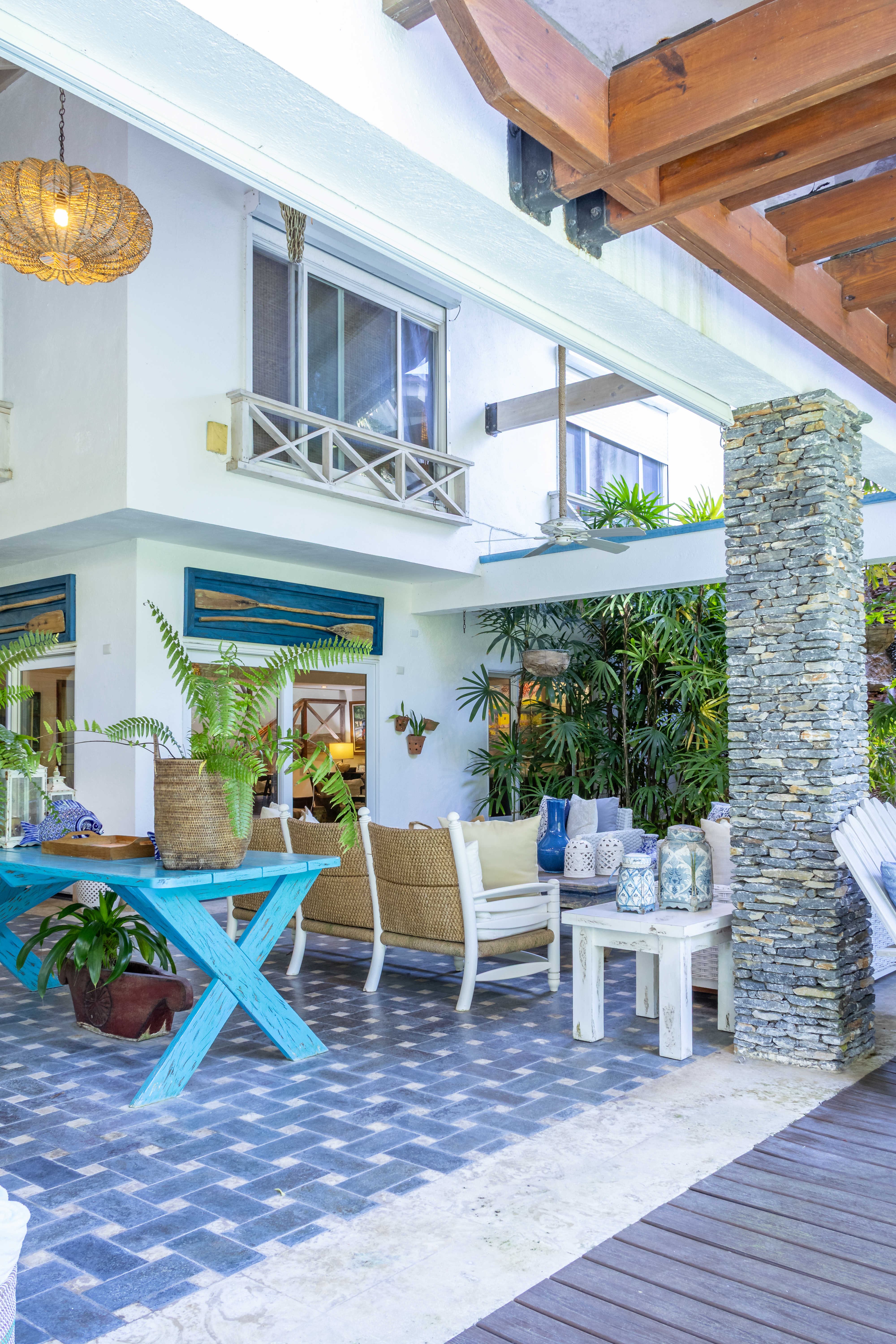 TOWNHOUSE BALCONES