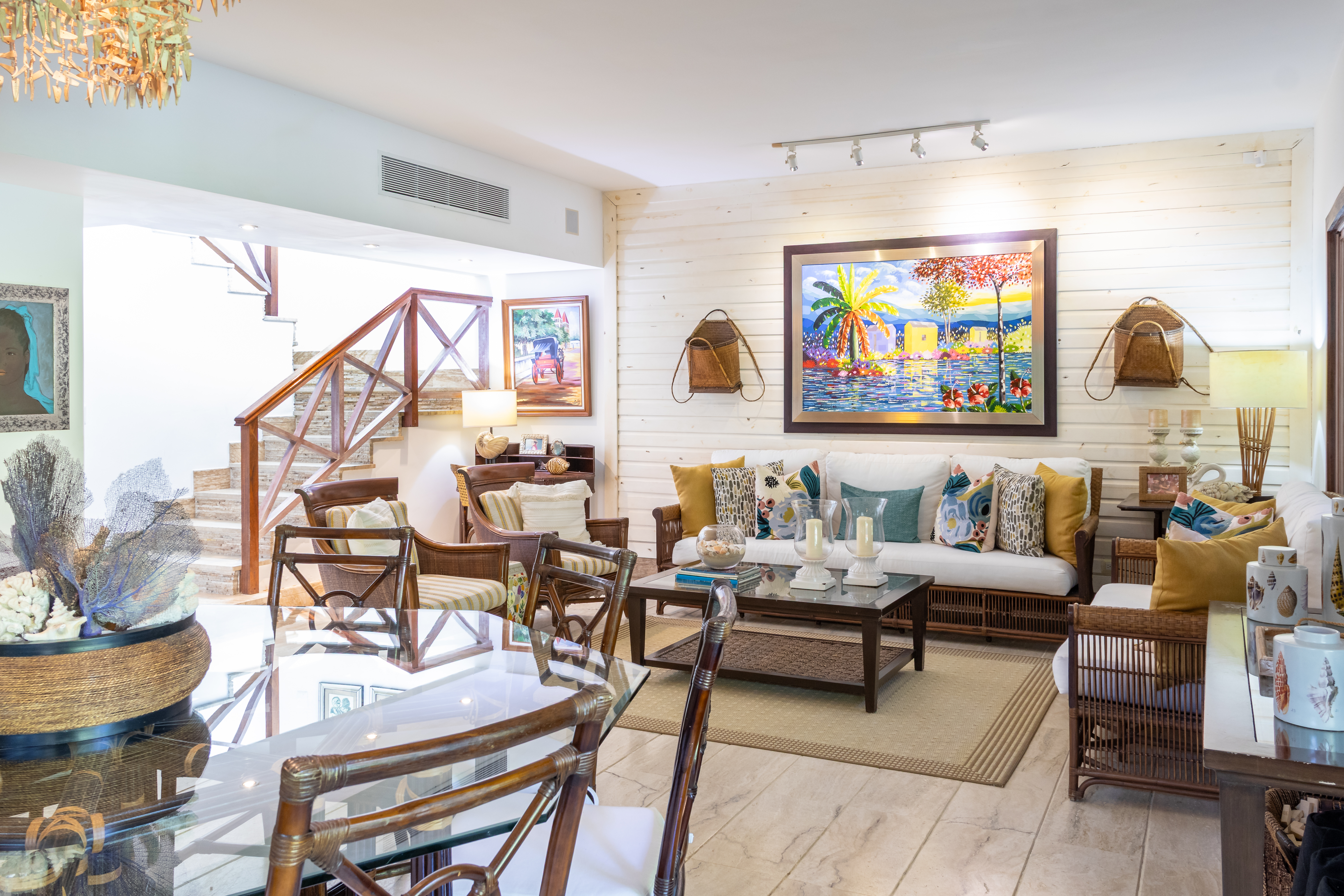 TOWNHOUSE BALCONES