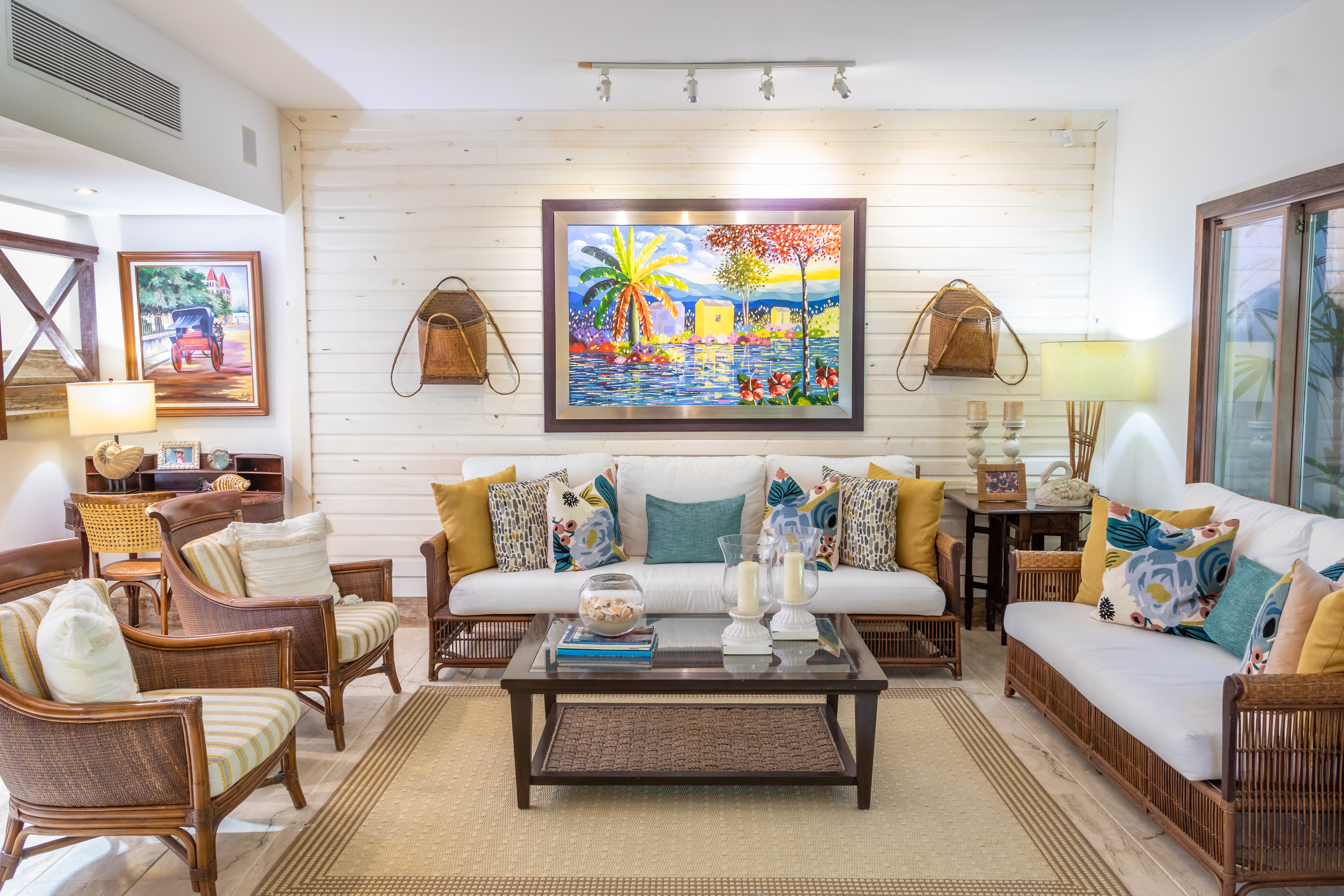 TOWNHOUSE BALCONES