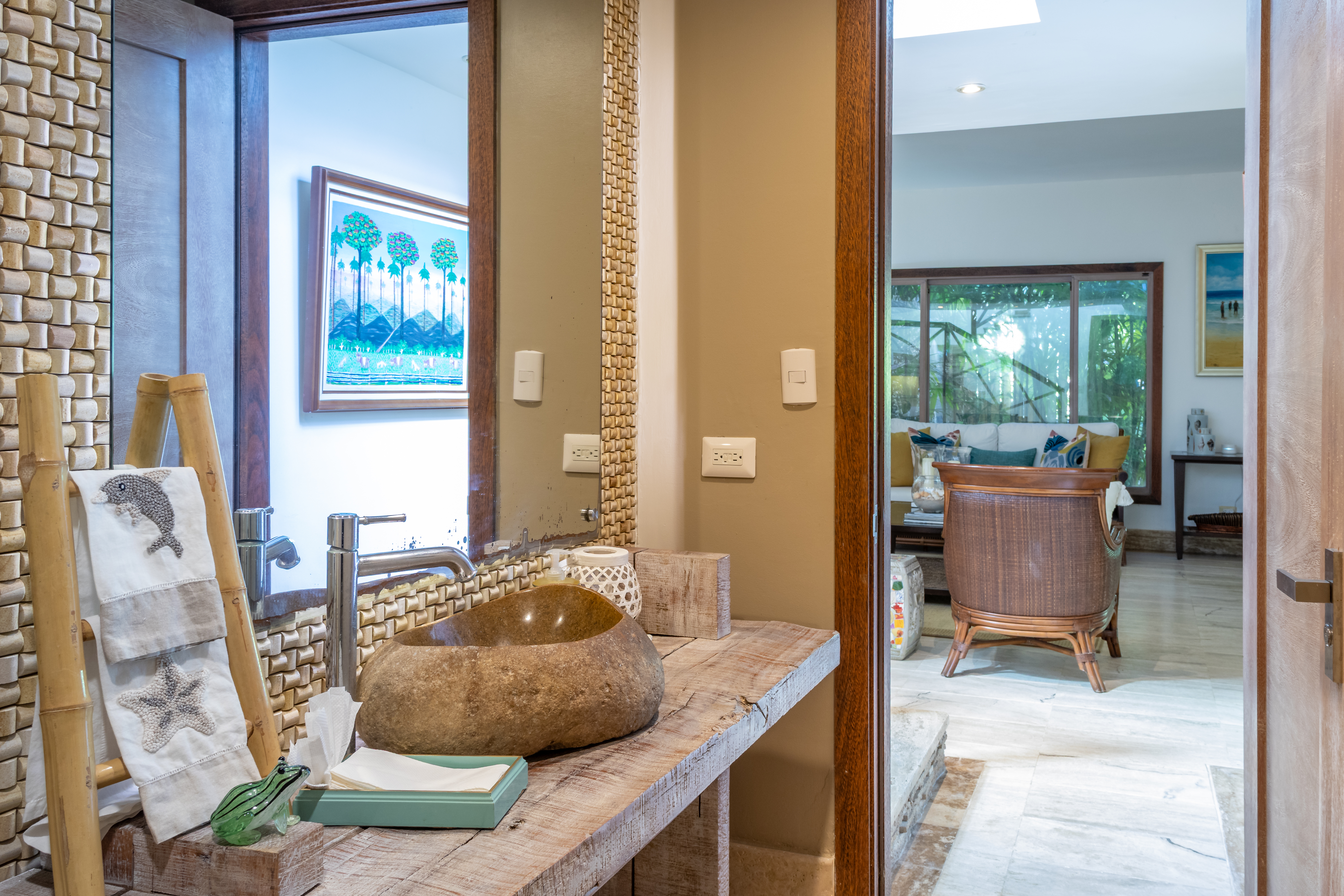 TOWNHOUSE BALCONES
