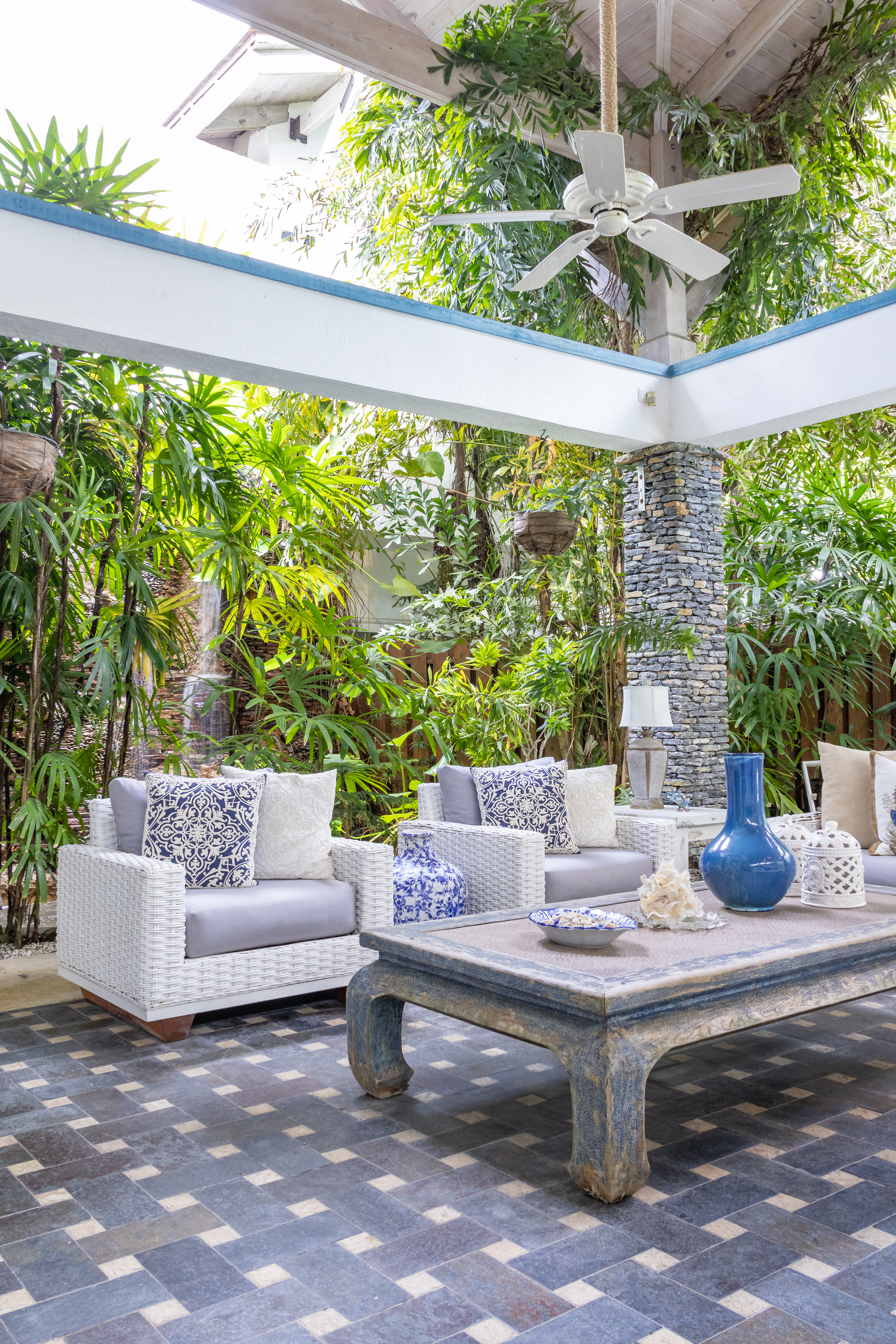 TOWNHOUSE BALCONES